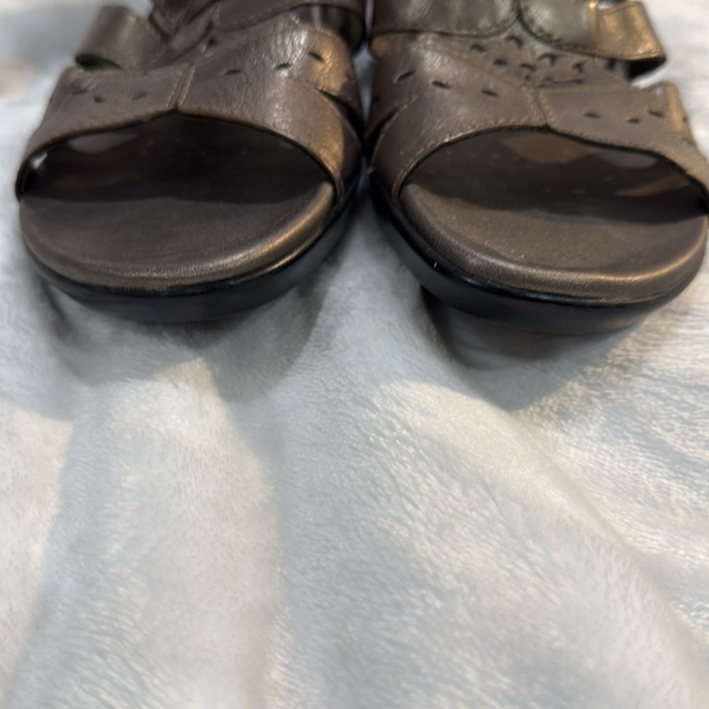 Clarks Bendables Sandals, Color Pewter Size 9 1/2 - image 3